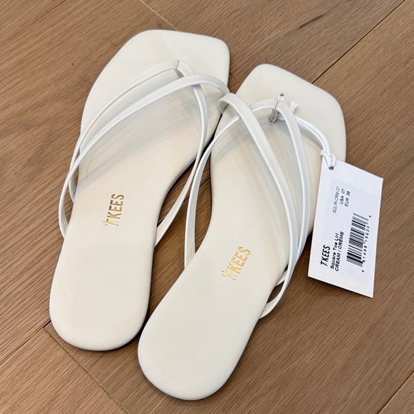TKEES Shoes - NWT TKEES cream Strappy Square-Toe Sandals